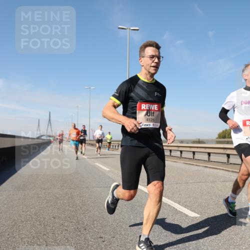03.10.2025 - Köhlbrandbrückenlauf Yannick Fuchs http://msf.ph/oto/9185453 03.10.2025 11:43:03 Position 3 4126, 15, 2025, 4084 meine-sportfotos.de
