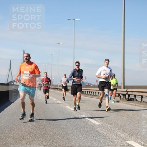 03.10.2025 - Köhlbrandbrückenlauf Yannick Fuchs http://msf.ph/oto/9185463 03.10.2025 11:43:04 Position 3 4394 meine-sportfotos.de