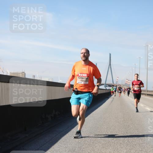 03.10.2025 - Köhlbrandbrückenlauf Yannick Fuchs http://msf.ph/oto/9185468 03.10.2025 11:43:05 Position 3 4394 meine-sportfotos.de