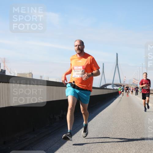 03.10.2025 - Köhlbrandbrückenlauf Yannick Fuchs http://msf.ph/oto/9185470 03.10.2025 11:43:05 Position 3 4394 meine-sportfotos.de
