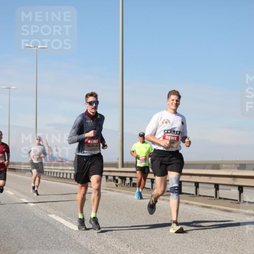 03.10.2025 - Köhlbrandbrückenlauf Yannick Fuchs http://msf.ph/oto/9185474 03.10.2025 11:43:06 Position 3  meine-sportfotos.de