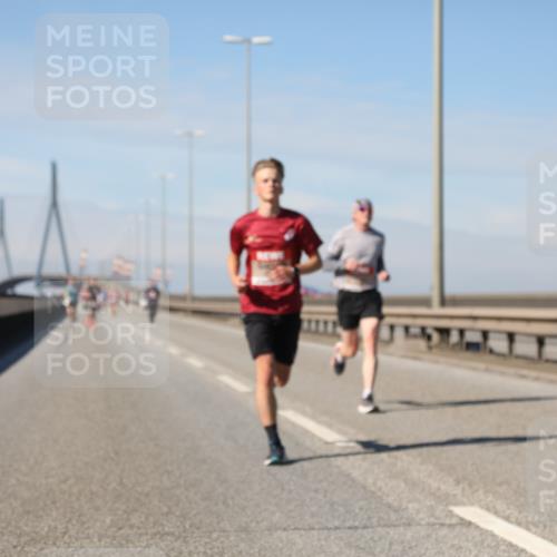 03.10.2025 - Köhlbrandbrückenlauf Yannick Fuchs http://msf.ph/oto/9185490 03.10.2025 11:43:08 Position 3  meine-sportfotos.de