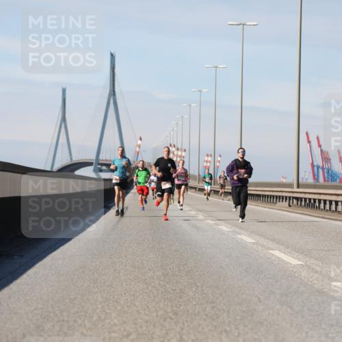 03.10.2025 - Köhlbrandbrückenlauf Yannick Fuchs http://msf.ph/oto/9185508 03.10.2025 11:43:13 Position 3 21 meine-sportfotos.de