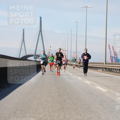 03.10.2025 - Köhlbrandbrückenlauf Yannick Fuchs http://msf.ph/oto/9185509 03.10.2025 11:43:13 Position 3  meine-sportfotos.de