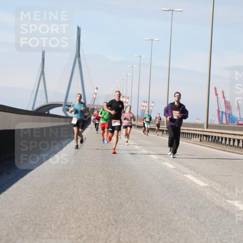 03.10.2025 - Köhlbrandbrückenlauf Yannick Fuchs http://msf.ph/oto/9185518 03.10.2025 11:43:14 Position 3 1 meine-sportfotos.de