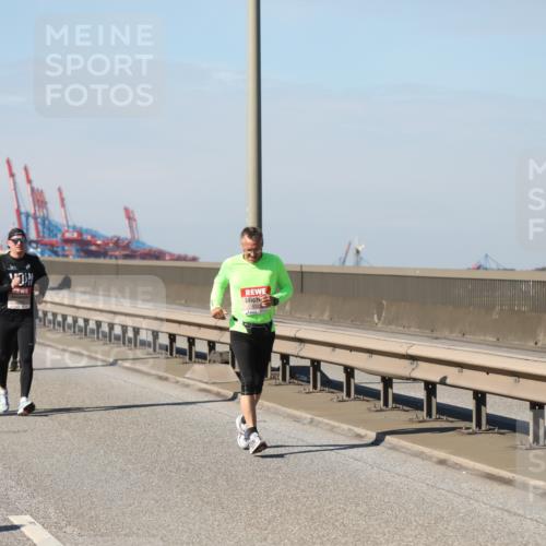 03.10.2025 - Köhlbrandbrückenlauf Yannick Fuchs http://msf.ph/oto/9185519 03.10.2025 12:04:23 Position 3  meine-sportfotos.de