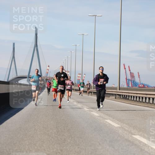 03.10.2025 - Köhlbrandbrückenlauf Yannick Fuchs http://msf.ph/oto/9185520 03.10.2025 11:43:15 Position 3  meine-sportfotos.de