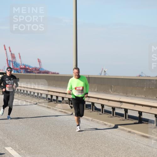 03.10.2025 - Köhlbrandbrückenlauf Yannick Fuchs http://msf.ph/oto/9185521 03.10.2025 12:04:23 Position 3  meine-sportfotos.de