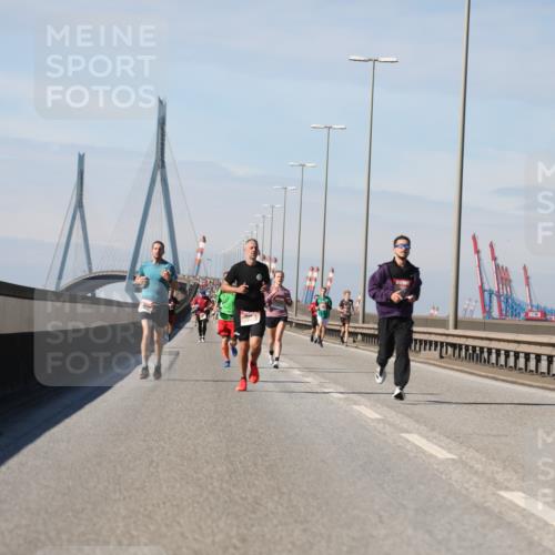 03.10.2025 - Köhlbrandbrückenlauf Yannick Fuchs http://msf.ph/oto/9185522 03.10.2025 11:43:15 Position 3  meine-sportfotos.de