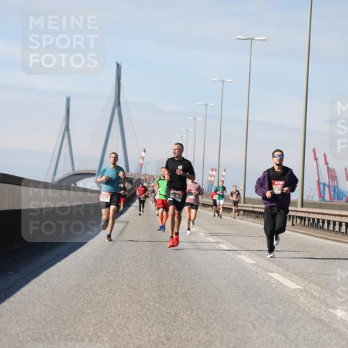 03.10.2025 - Köhlbrandbrückenlauf Yannick Fuchs http://msf.ph/oto/9185523 03.10.2025 11:43:15 Position 3  meine-sportfotos.de