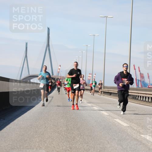 03.10.2025 - Köhlbrandbrückenlauf Yannick Fuchs http://msf.ph/oto/9185527 03.10.2025 11:43:16 Position 3  meine-sportfotos.de