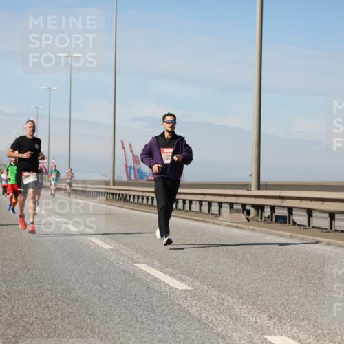 03.10.2025 - Köhlbrandbrückenlauf Yannick Fuchs http://msf.ph/oto/9185540 03.10.2025 11:43:17 Position 3  meine-sportfotos.de