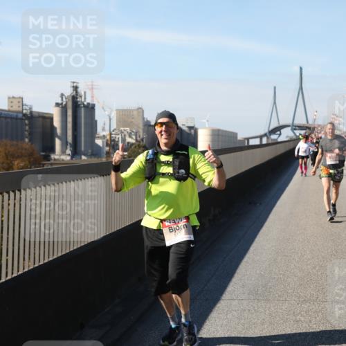 03.10.2025 - Köhlbrandbrückenlauf Yannick Fuchs http://msf.ph/oto/9185544 03.10.2025 12:04:26 Position 3 5138 meine-sportfotos.de