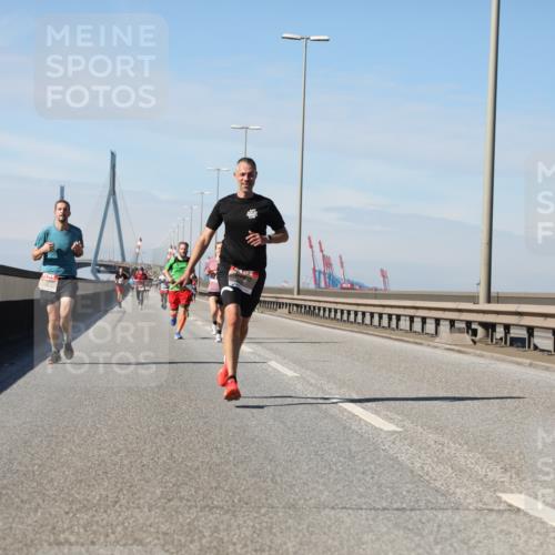 03.10.2025 - Köhlbrandbrückenlauf Yannick Fuchs http://msf.ph/oto/9185547 03.10.2025 11:43:19 Position 3 6818 meine-sportfotos.de