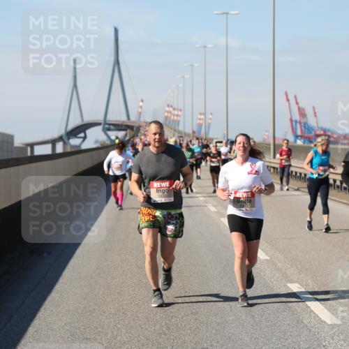 03.10.2025 - Köhlbrandbrückenlauf Yannick Fuchs http://msf.ph/oto/9185550 03.10.2025 12:04:27 Position 3 5432 meine-sportfotos.de