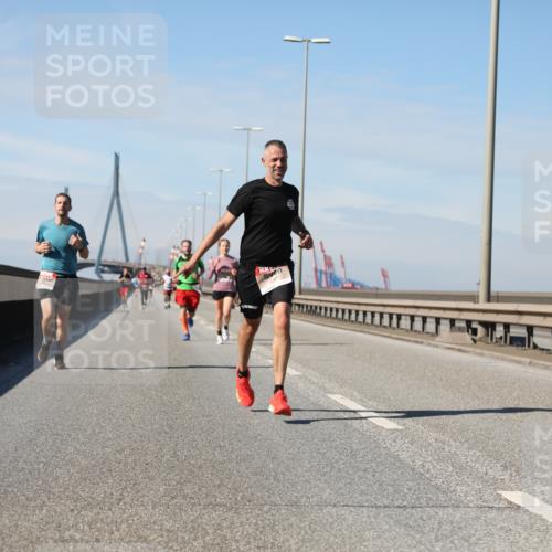 03.10.2025 - Köhlbrandbrückenlauf Yannick Fuchs http://msf.ph/oto/9185551 03.10.2025 11:43:20 Position 3  meine-sportfotos.de