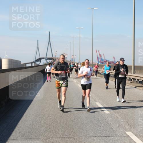 03.10.2025 - Köhlbrandbrückenlauf Yannick Fuchs http://msf.ph/oto/9185552 03.10.2025 12:04:27 Position 3  meine-sportfotos.de