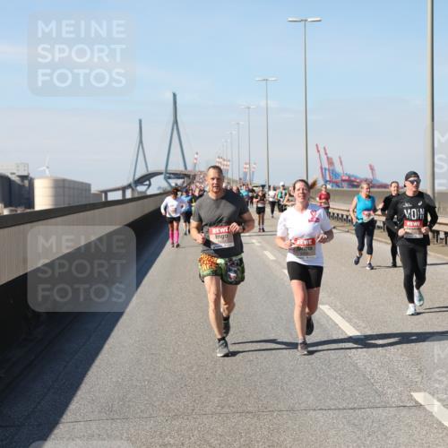 03.10.2025 - Köhlbrandbrückenlauf Yannick Fuchs http://msf.ph/oto/9185558 03.10.2025 12:04:27 Position 3  meine-sportfotos.de