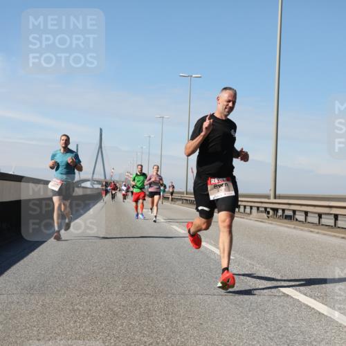 03.10.2025 - Köhlbrandbrückenlauf Yannick Fuchs http://msf.ph/oto/9185559 03.10.2025 11:43:20 Position 3 4363 meine-sportfotos.de