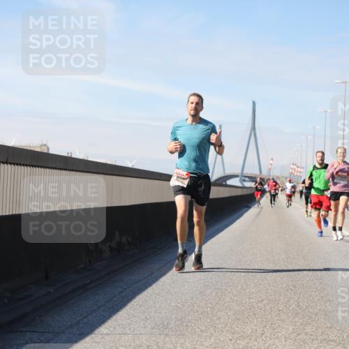 03.10.2025 - Köhlbrandbrückenlauf Yannick Fuchs http://msf.ph/oto/9185561 03.10.2025 11:43:21 Position 3 41 meine-sportfotos.de