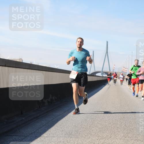 03.10.2025 - Köhlbrandbrückenlauf Yannick Fuchs http://msf.ph/oto/9185563 03.10.2025 11:43:21 Position 3  meine-sportfotos.de