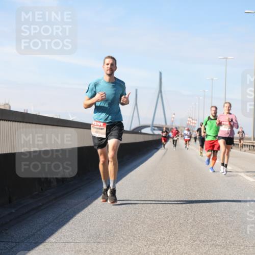03.10.2025 - Köhlbrandbrückenlauf Yannick Fuchs http://msf.ph/oto/9185565 03.10.2025 11:43:21 Position 3 4241 meine-sportfotos.de