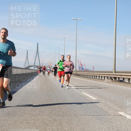 03.10.2025 - Köhlbrandbrückenlauf Yannick Fuchs http://msf.ph/oto/9185568 03.10.2025 11:43:22 Position 3 4241 meine-sportfotos.de