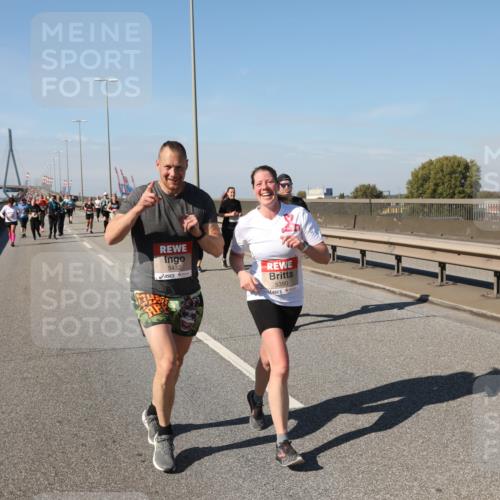 03.10.2025 - Köhlbrandbrückenlauf Yannick Fuchs http://msf.ph/oto/9185573 03.10.2025 12:04:30 Position 3 5432, 5350 meine-sportfotos.de