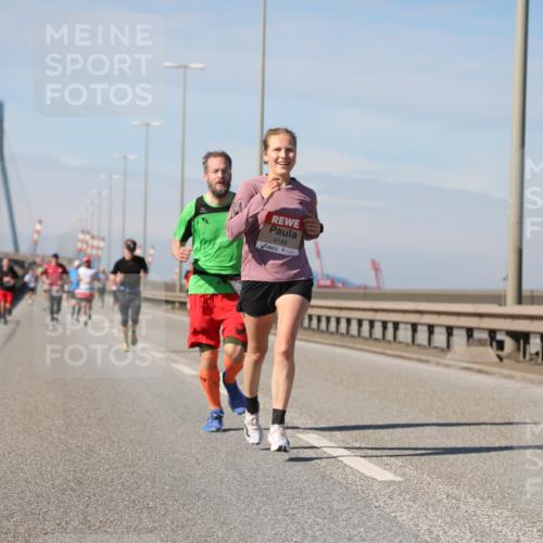 03.10.2025 - Köhlbrandbrückenlauf Yannick Fuchs http://msf.ph/oto/9185577 03.10.2025 11:43:23 Position 3 4148 meine-sportfotos.de