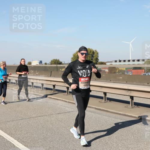 03.10.2025 - Köhlbrandbrückenlauf Yannick Fuchs http://msf.ph/oto/9185587 03.10.2025 12:04:31 Position 3 6559 meine-sportfotos.de