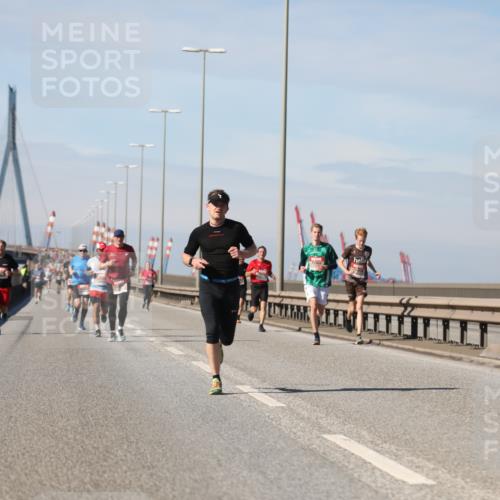 03.10.2025 - Köhlbrandbrückenlauf Yannick Fuchs http://msf.ph/oto/9185600 03.10.2025 11:43:26 Position 3  meine-sportfotos.de