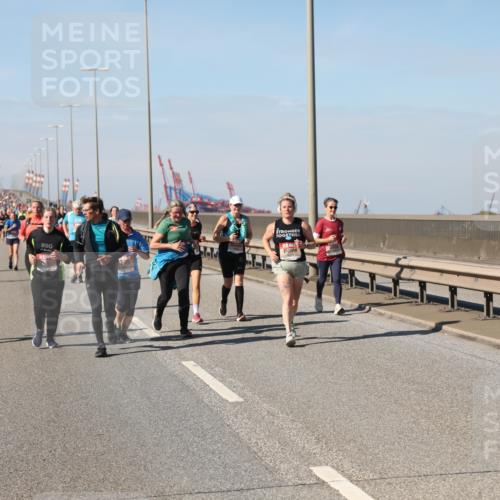 03.10.2025 - Köhlbrandbrückenlauf Yannick Fuchs http://msf.ph/oto/9185613 03.10.2025 12:04:35 Position 3  meine-sportfotos.de