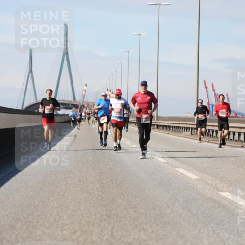 03.10.2025 - Köhlbrandbrückenlauf Yannick Fuchs http://msf.ph/oto/9185619 03.10.2025 11:43:29 Position 3  meine-sportfotos.de