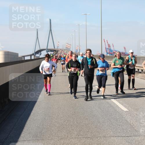 03.10.2025 - Köhlbrandbrückenlauf Yannick Fuchs http://msf.ph/oto/9185621 03.10.2025 12:04:36 Position 3  meine-sportfotos.de