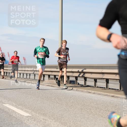 03.10.2025 - Köhlbrandbrückenlauf Yannick Fuchs http://msf.ph/oto/9185624 03.10.2025 11:43:30 Position 3  meine-sportfotos.de