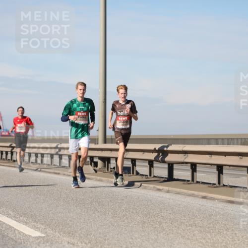 03.10.2025 - Köhlbrandbrückenlauf Yannick Fuchs http://msf.ph/oto/9185626 03.10.2025 11:43:30 Position 3  meine-sportfotos.de