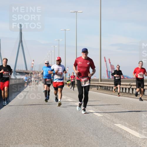 03.10.2025 - Köhlbrandbrückenlauf Yannick Fuchs http://msf.ph/oto/9185627 03.10.2025 11:43:31 Position 3  meine-sportfotos.de