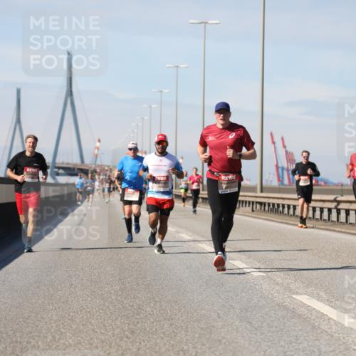 03.10.2025 - Köhlbrandbrückenlauf Yannick Fuchs http://msf.ph/oto/9185629 03.10.2025 11:43:31 Position 3  meine-sportfotos.de