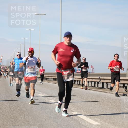 03.10.2025 - Köhlbrandbrückenlauf Yannick Fuchs http://msf.ph/oto/9185637 03.10.2025 11:43:32 Position 3  meine-sportfotos.de