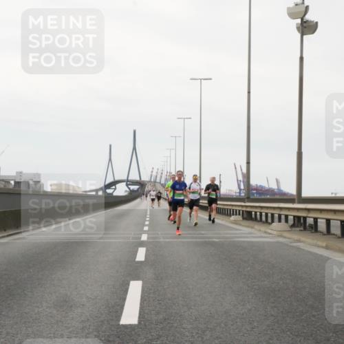 03.10.2025 - Köhlbrandbrückenlauf Matties Gatica Varas http://msf.ph/oto/9185647 03.10.2025 15:42:39 Position 3  meine-sportfotos.de