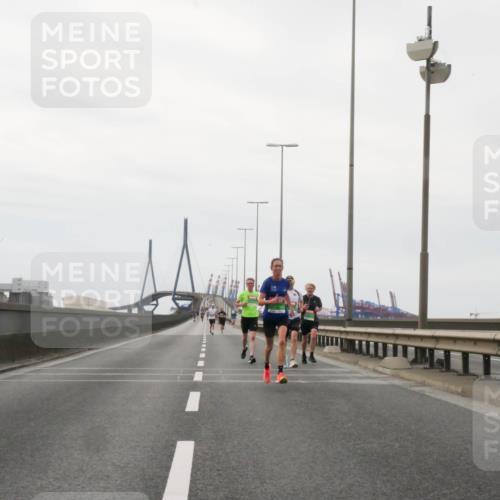 03.10.2025 - Köhlbrandbrückenlauf Matties Gatica Varas http://msf.ph/oto/9185651 03.10.2025 15:42:40 Position 3  meine-sportfotos.de