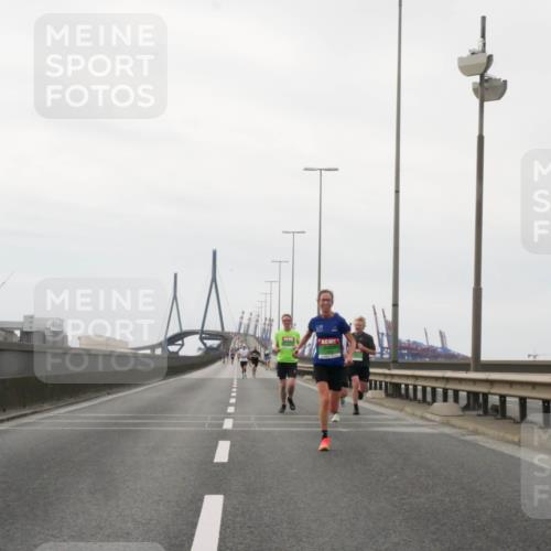 03.10.2025 - Köhlbrandbrückenlauf Matties Gatica Varas http://msf.ph/oto/9185653 03.10.2025 15:42:41 Position 3  meine-sportfotos.de