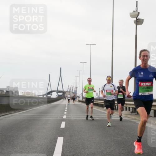 03.10.2025 - Köhlbrandbrückenlauf Matties Gatica Varas http://msf.ph/oto/9185662 03.10.2025 15:42:43 Position 3 11, 9, 7968 meine-sportfotos.de