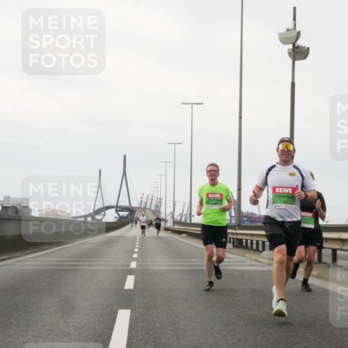 03.10.2025 - Köhlbrandbrückenlauf Matties Gatica Varas http://msf.ph/oto/9185665 03.10.2025 15:42:44 Position 3 7128 meine-sportfotos.de