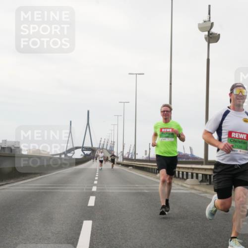 03.10.2025 - Köhlbrandbrückenlauf Matties Gatica Varas http://msf.ph/oto/9185668 03.10.2025 15:42:44 Position 3 7128 meine-sportfotos.de