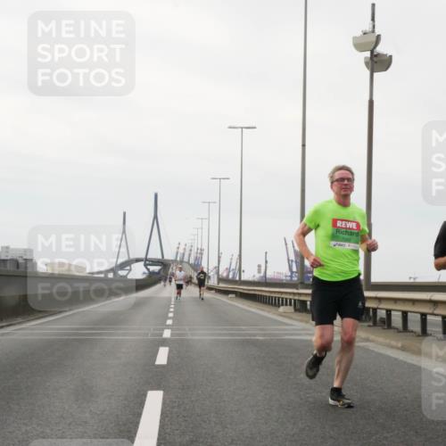 03.10.2025 - Köhlbrandbrückenlauf Matties Gatica Varas http://msf.ph/oto/9185669 03.10.2025 15:42:45 Position 3 7092, 975 meine-sportfotos.de