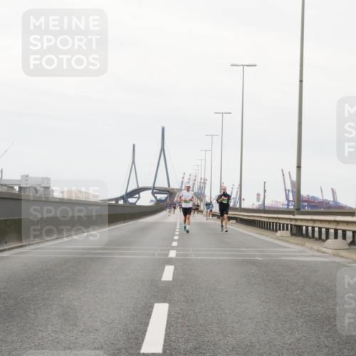 03.10.2025 - Köhlbrandbrückenlauf Matties Gatica Varas http://msf.ph/oto/9185672 03.10.2025 15:42:49 Position 3  meine-sportfotos.de