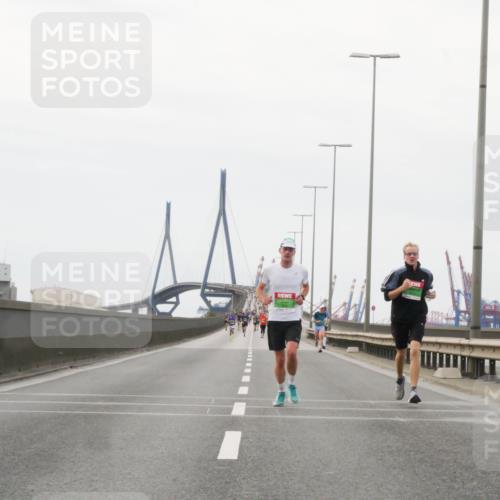 03.10.2025 - Köhlbrandbrückenlauf Matties Gatica Varas http://msf.ph/oto/9185693 03.10.2025 15:42:54 Position 3  meine-sportfotos.de