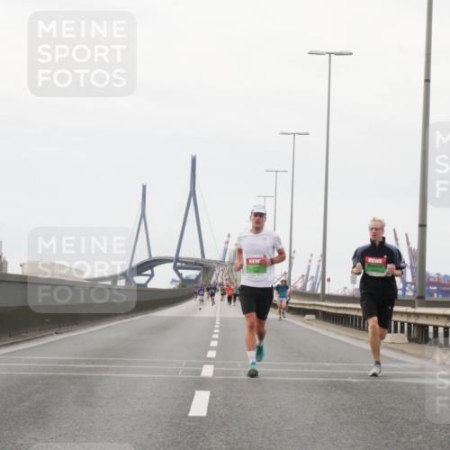 03.10.2025 - Köhlbrandbrückenlauf Matties Gatica Varas http://msf.ph/oto/9185694 03.10.2025 15:42:54 Position 3  meine-sportfotos.de