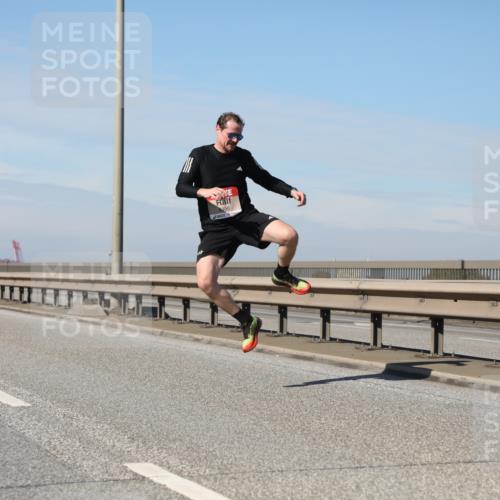 03.10.2025 - Köhlbrandbrückenlauf Yannick Fuchs http://msf.ph/oto/9185708 03.10.2025 11:43:37 Position 3 390 meine-sportfotos.de